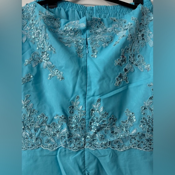 Elegant Blue Sparkly Embroidered 3-Piece Set - Picture 3 of 10